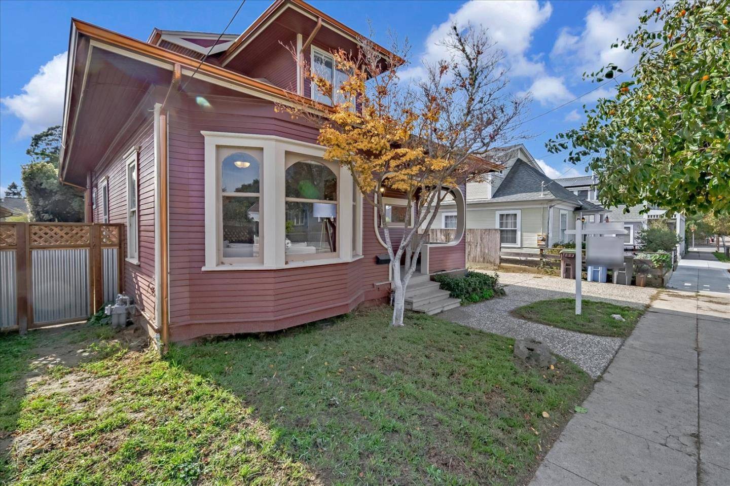 Santa Cruz, CA 95062,412 Windham ST