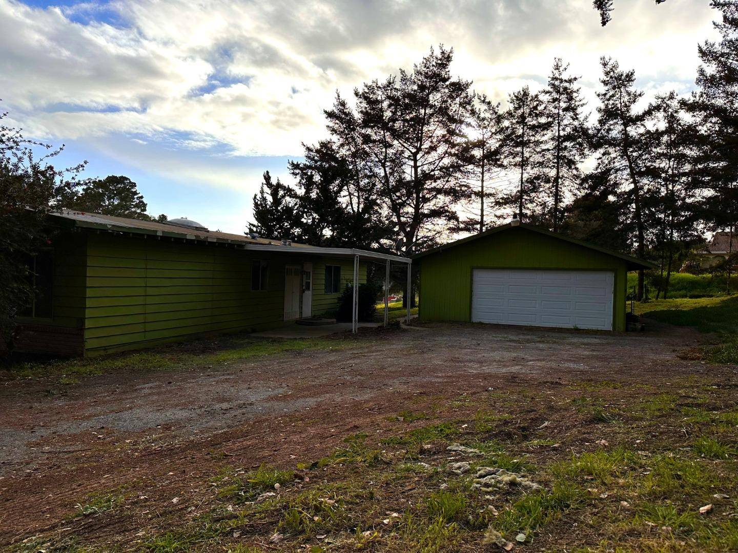 Salinas, CA 93907,41 Desmond RD