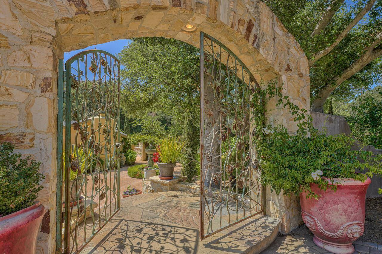 Salinas, CA 93908,160 San Benancio RD