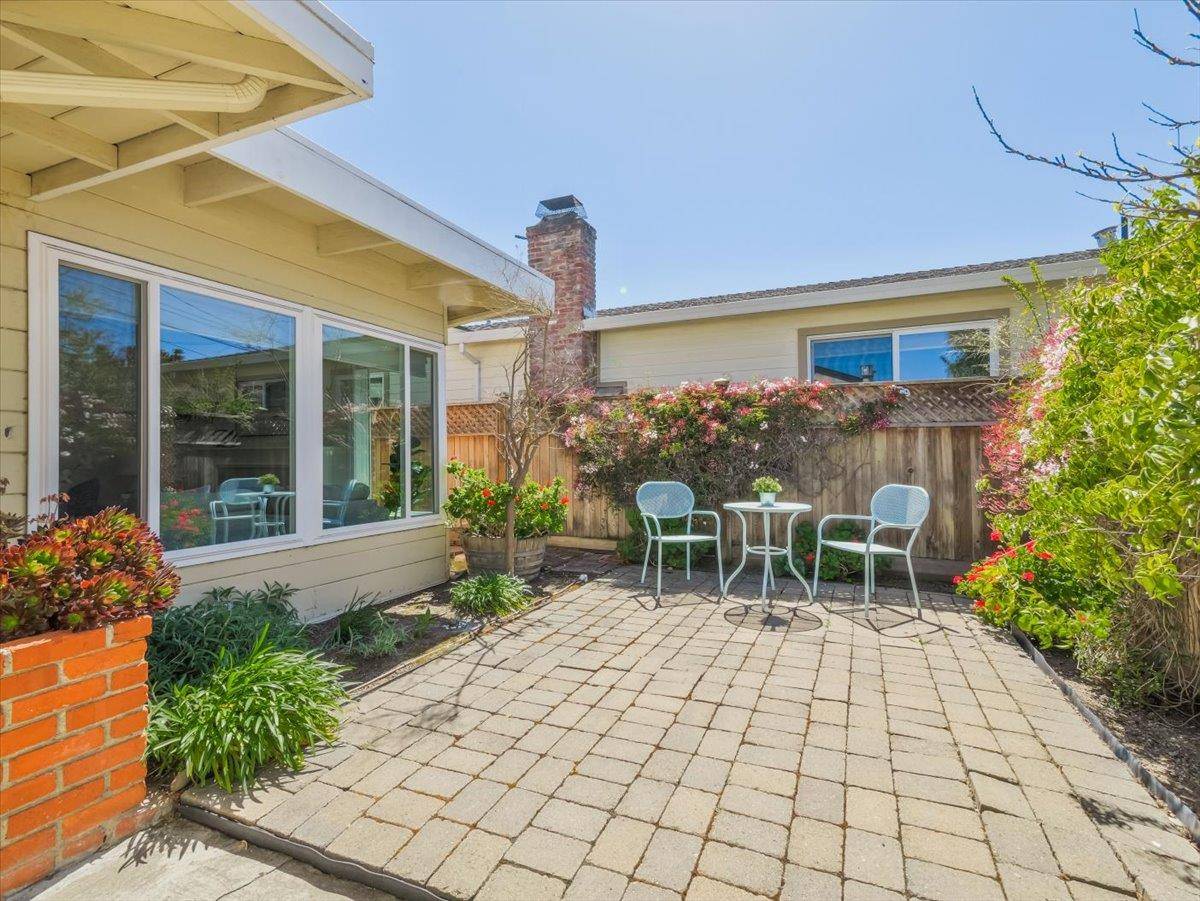 San Carlos, CA 94070,1277 Greenwood AVE