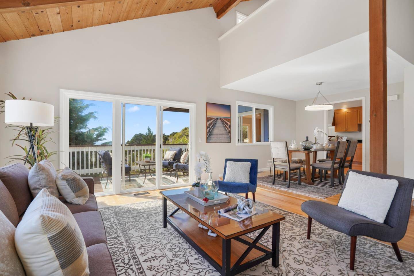 Pacifica, CA 94044,741 Rockaway Beach AVE