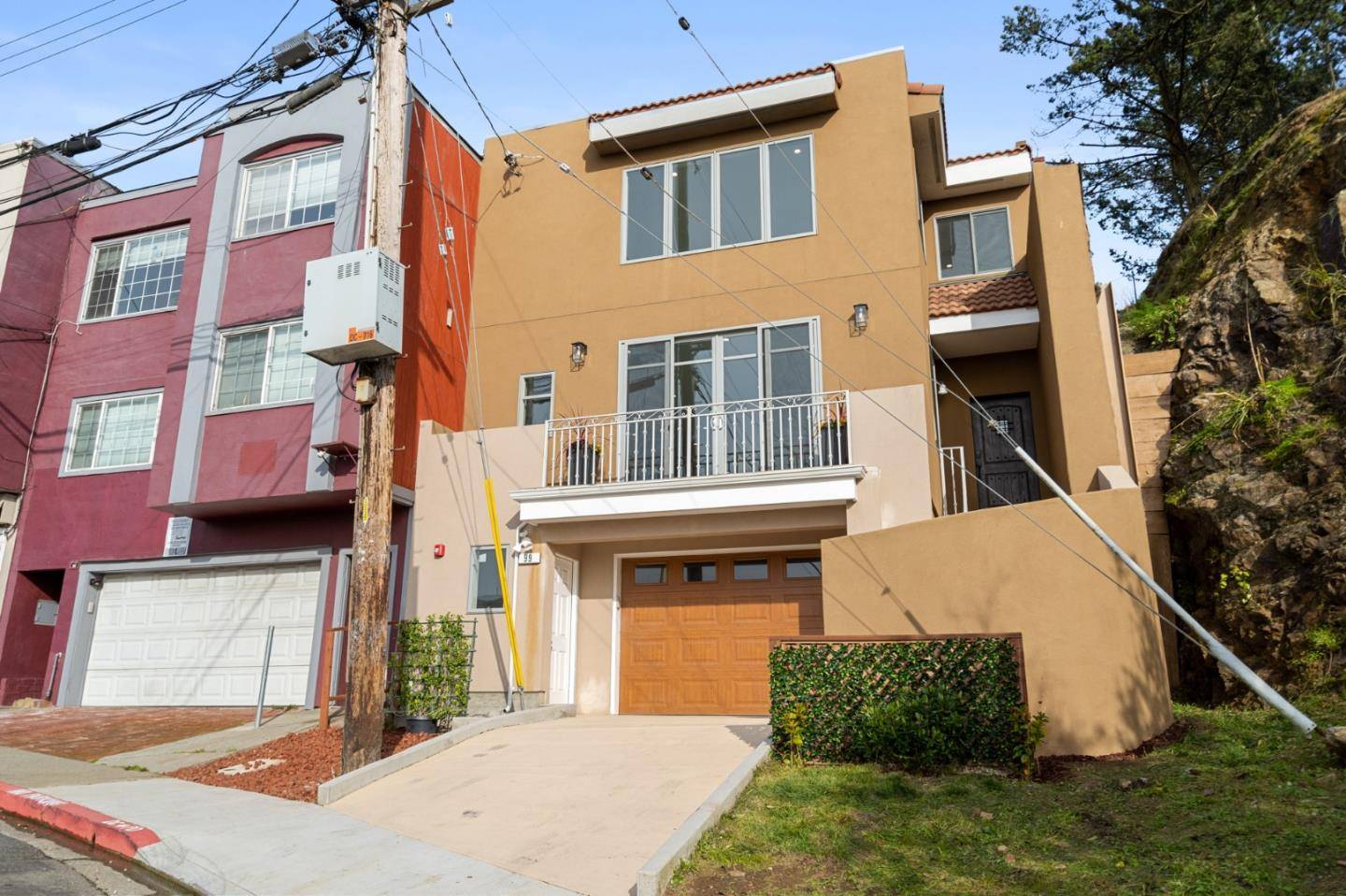 Daly City, CA 94014,99 Lausanne AVE