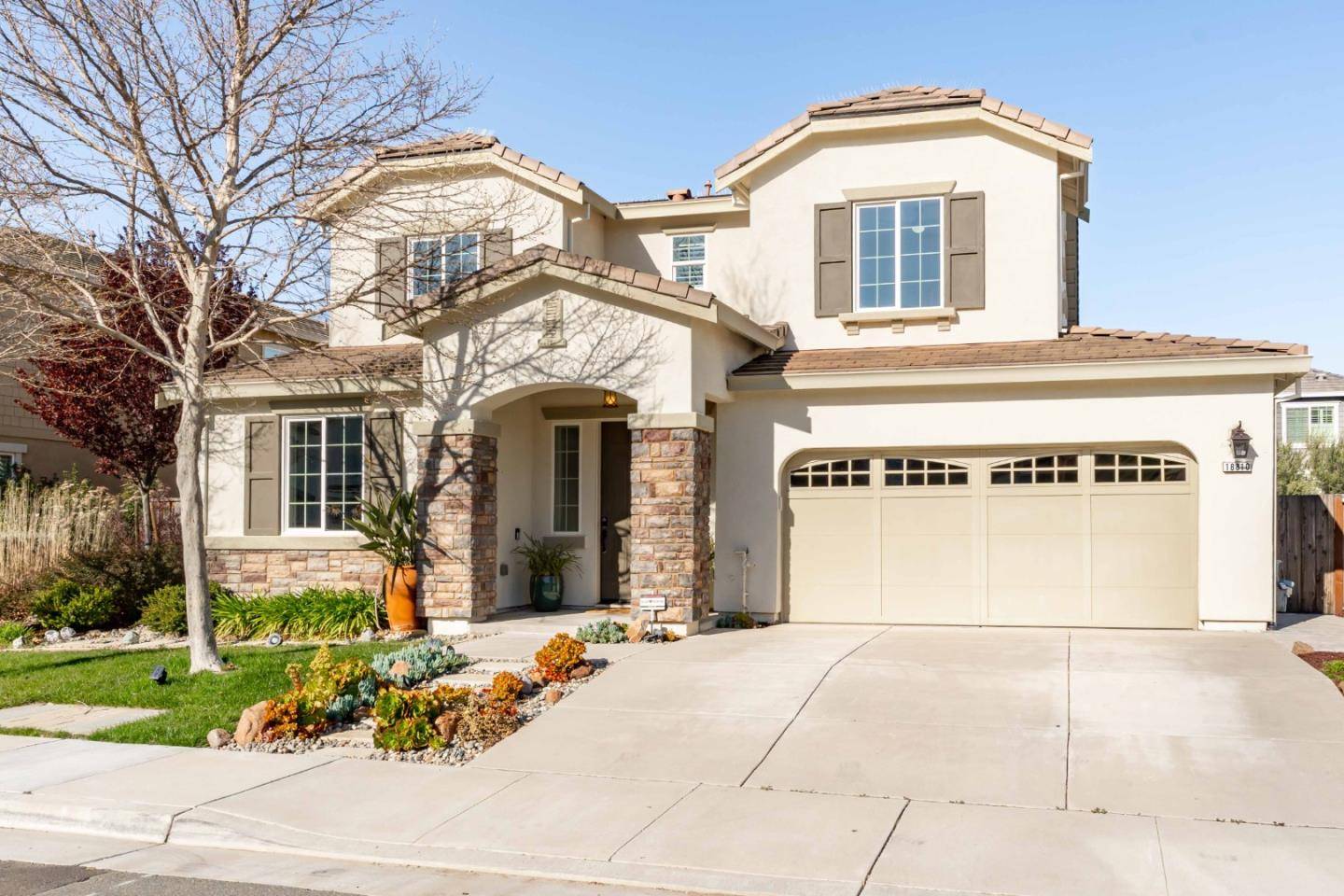 Morgan Hill, CA 95037,18810 Nutmeg DR