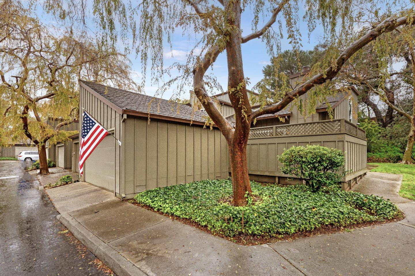 Los Gatos, CA 95032,107 CHARTER OAKS CIR