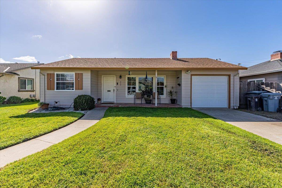 Salinas, CA 93906,237 Loma DR
