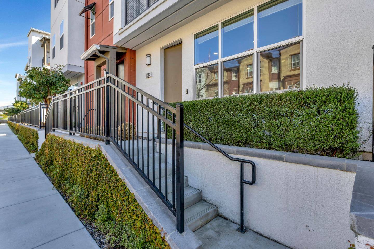 Milpitas, CA 95035,1502 Bond ST
