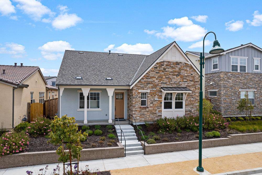 Marina, CA 93933,3012 Arido WAY