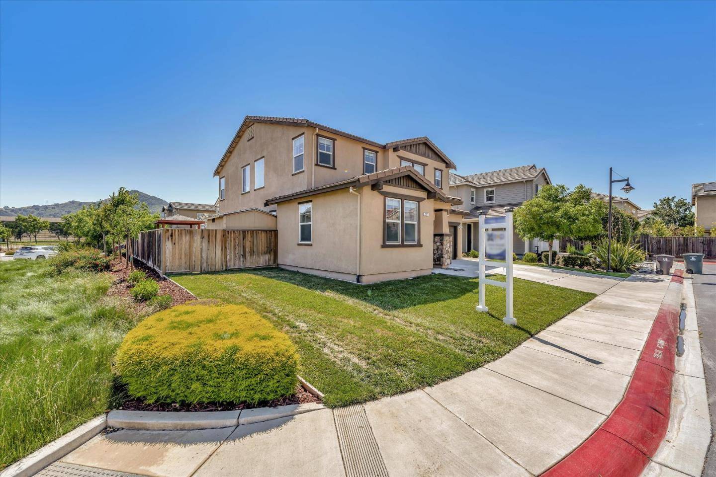 Morgan Hill, CA 95037,317 Calle Cerro