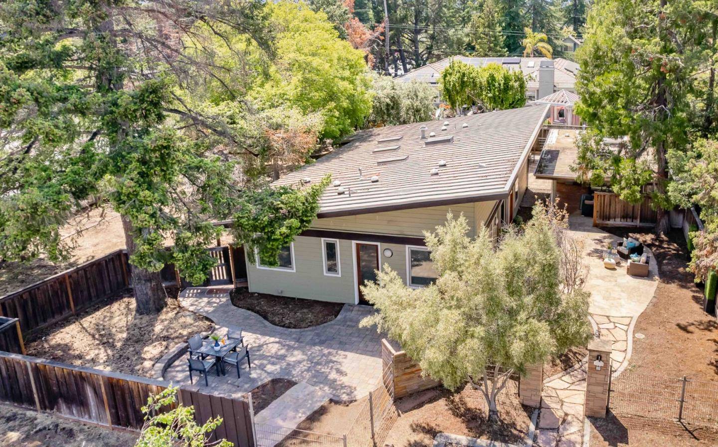Los Altos, CA 94022,214 Verano DR