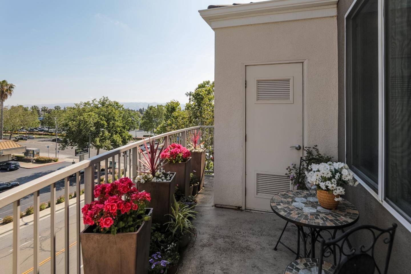 Campbell, CA 95008,912 Campisi WAY 403