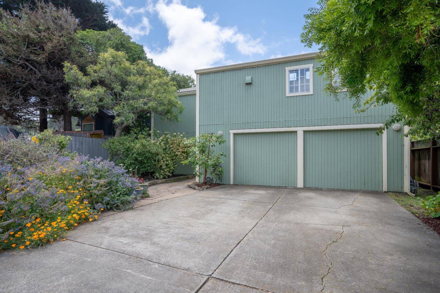 Pacifica, CA 94044,424 Buel AVE