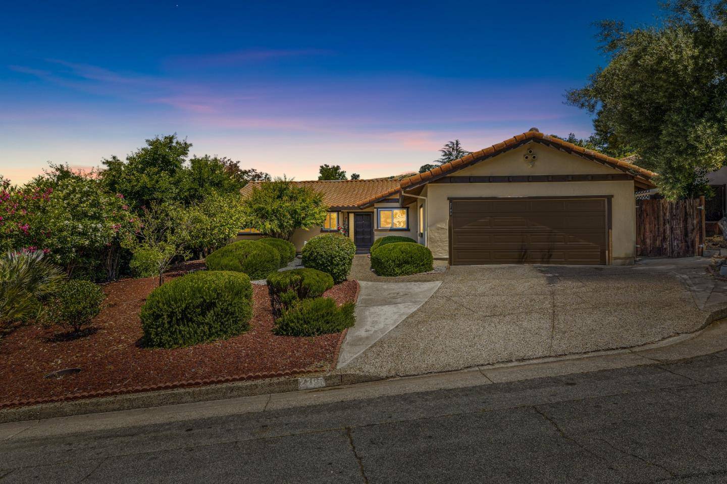 Morgan Hill, CA 95037,2795 Fountain Oaks DR