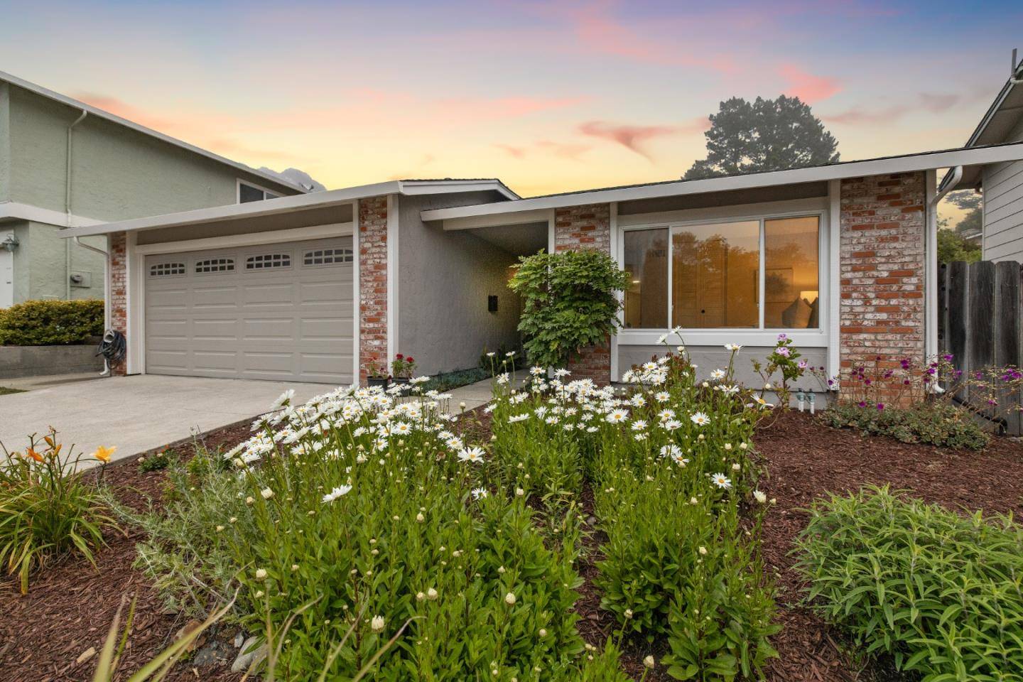 Pacifica, CA 94044,1256 Rainier AVE