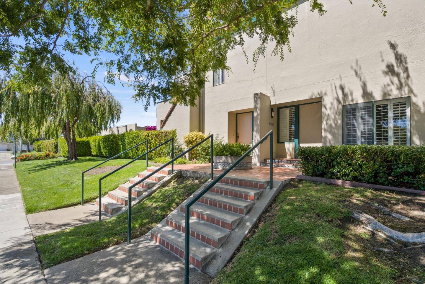 San Mateo, CA 94404,2233 Armada WAY