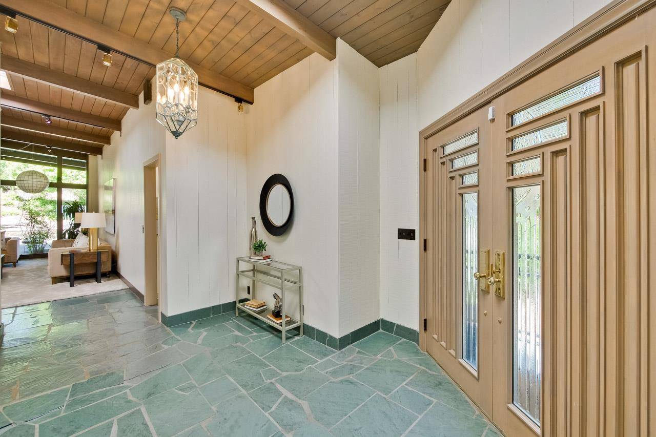 Los Altos Hills, CA 94022,25955 Estacada DR