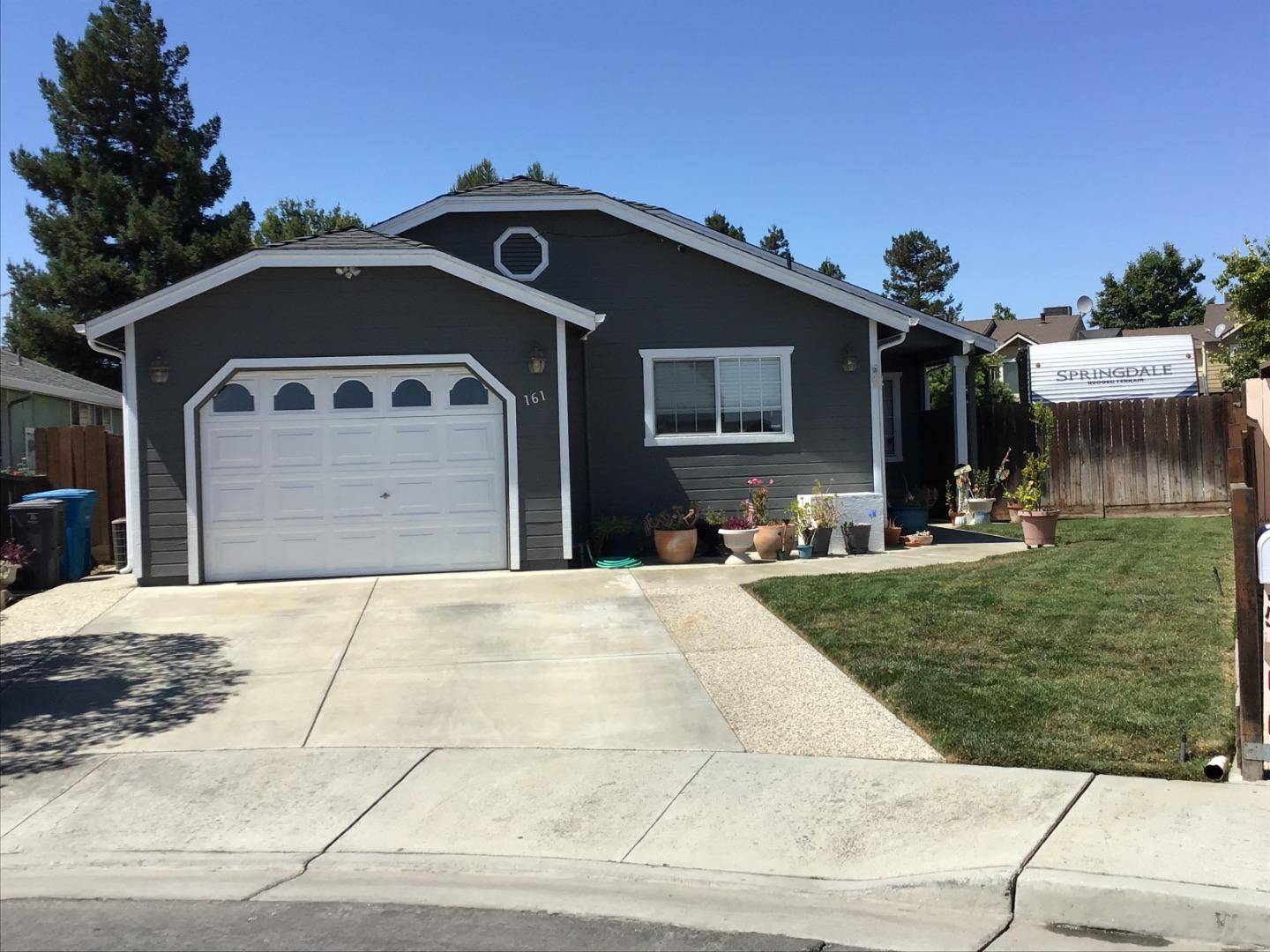 Hollister, CA 95023,161 Sierra CT