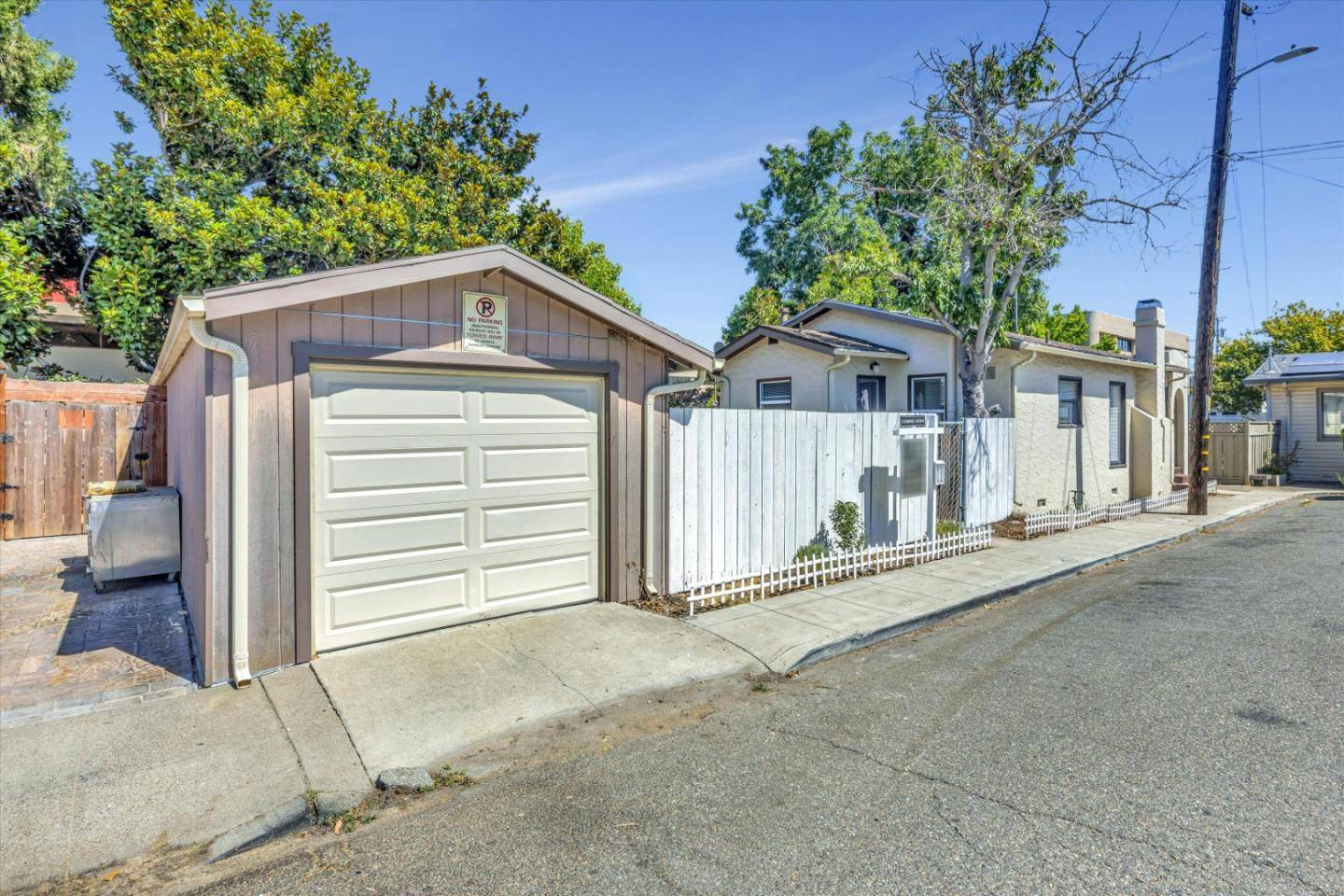 Hayward, CA 94541,22526 Richard ST