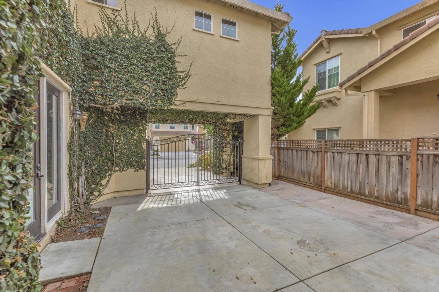 Watsonville, CA 95076,514 Secoya ST