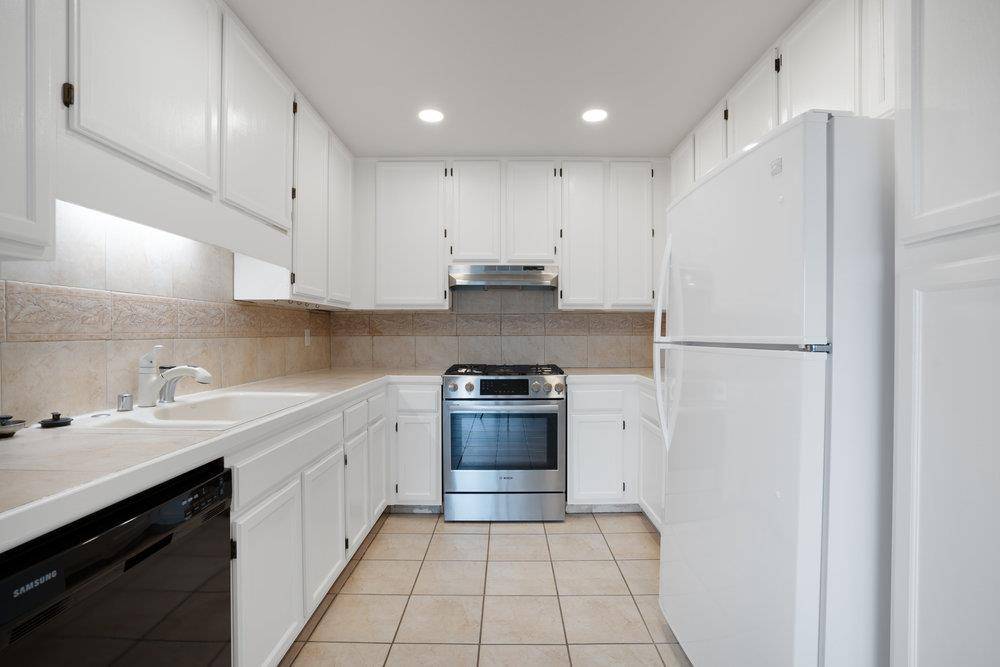 Watsonville, CA 95076,233 Silver Leaf DR B