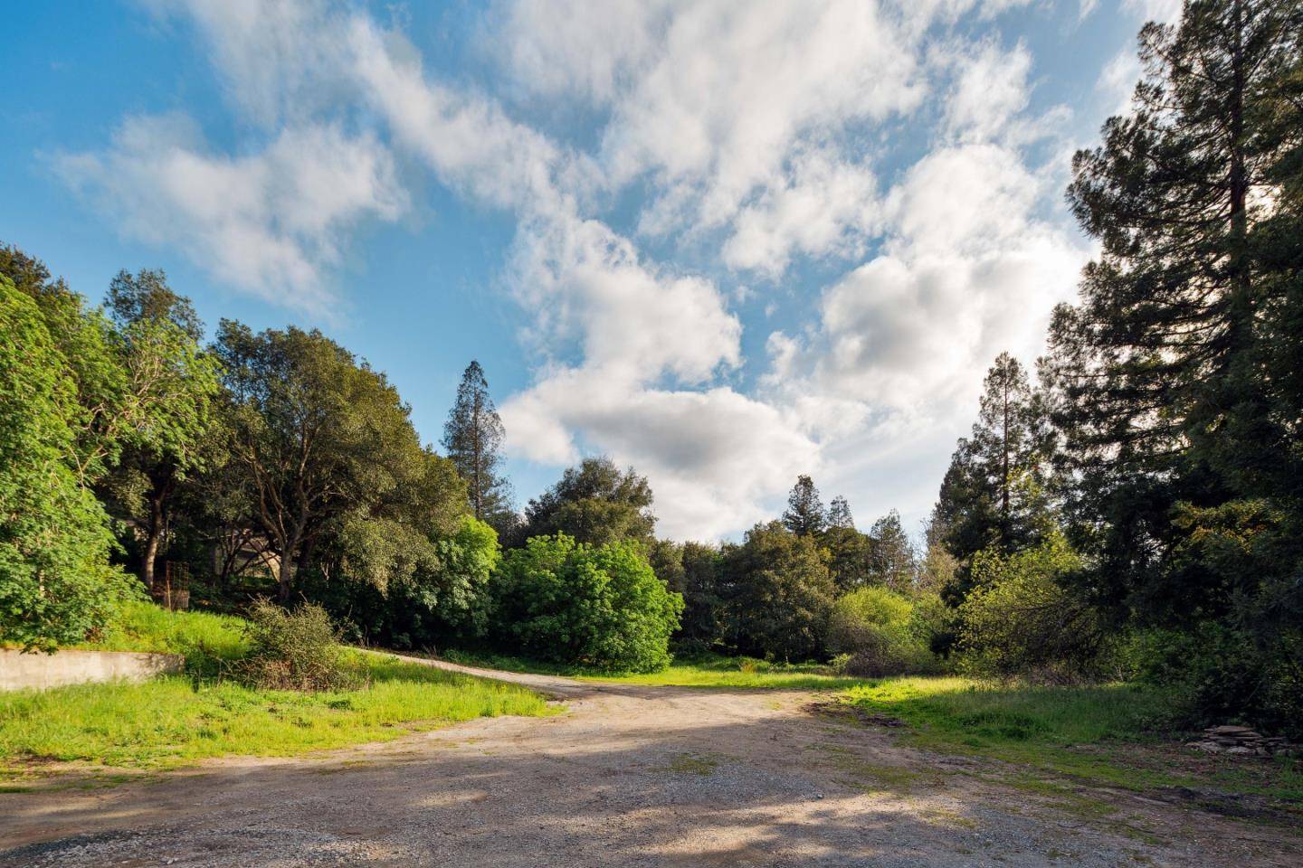 Portola Valley, CA 94028,0 Alpine Road