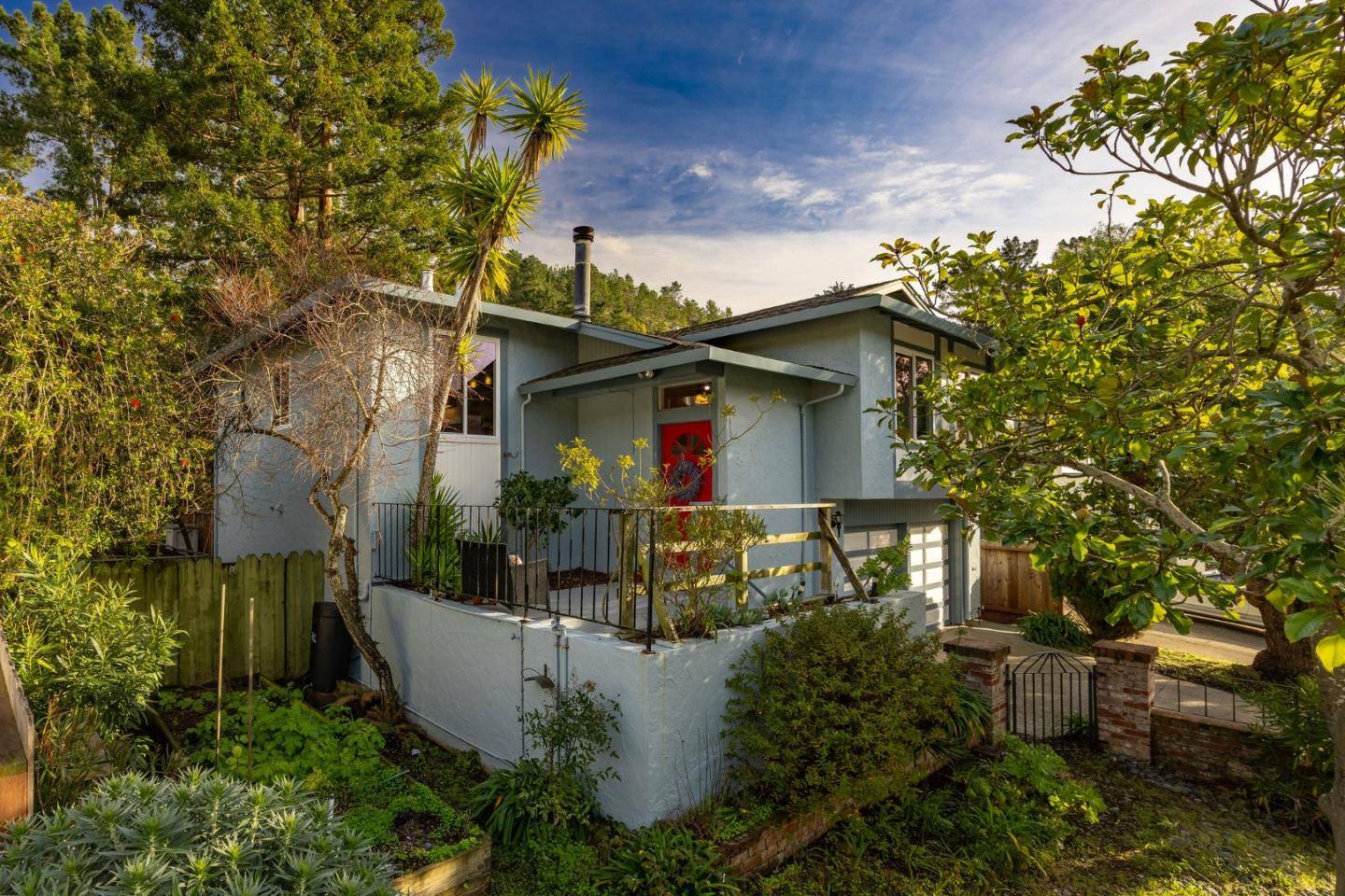 Pacifica, CA 94044,1204 Rainier AVE