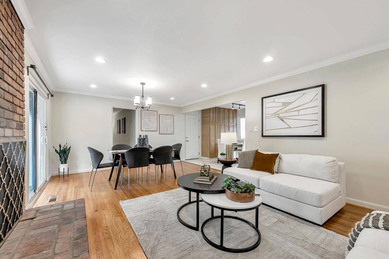 San Carlos, CA 94070,2704 Brittan AVE