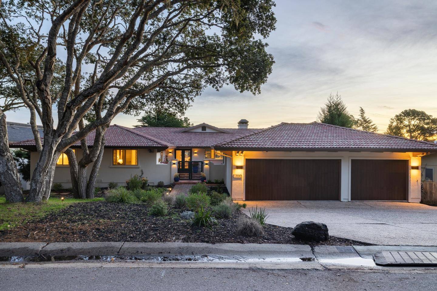 Monterey, CA 93940,700 Fernwood AVE