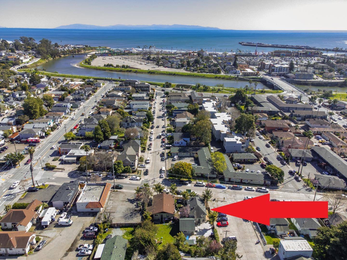 Santa Cruz, CA 95060,417 Barson ST