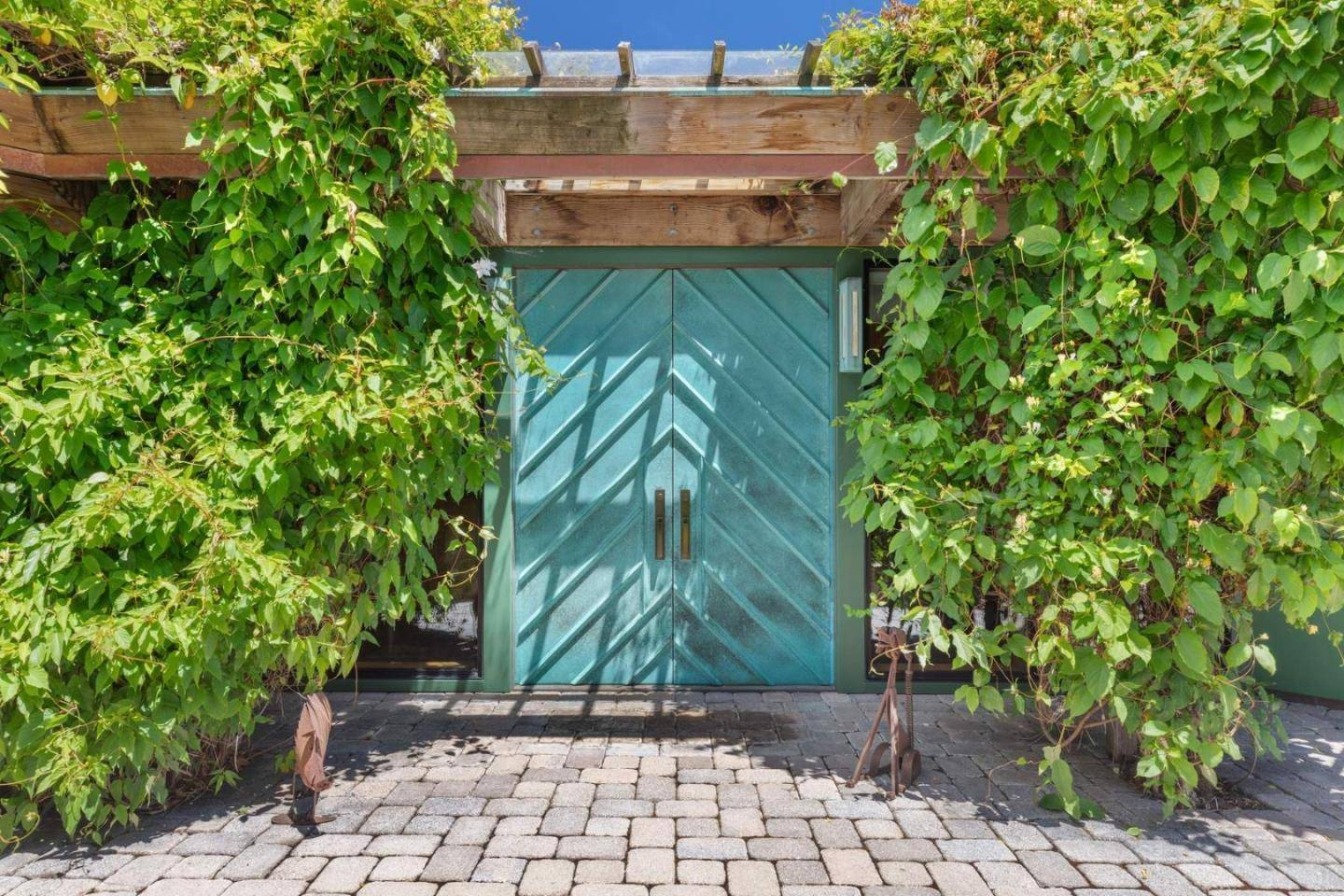 Carmel Valley, CA 93924,33732 E Carmel Valley RD