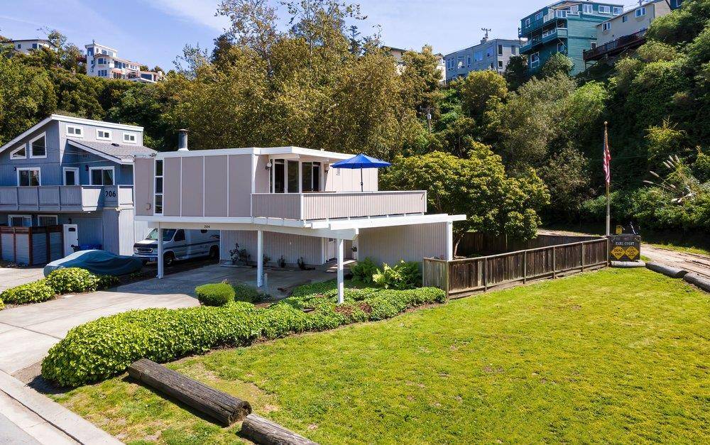 Aptos, CA 95003,204 Lake CT