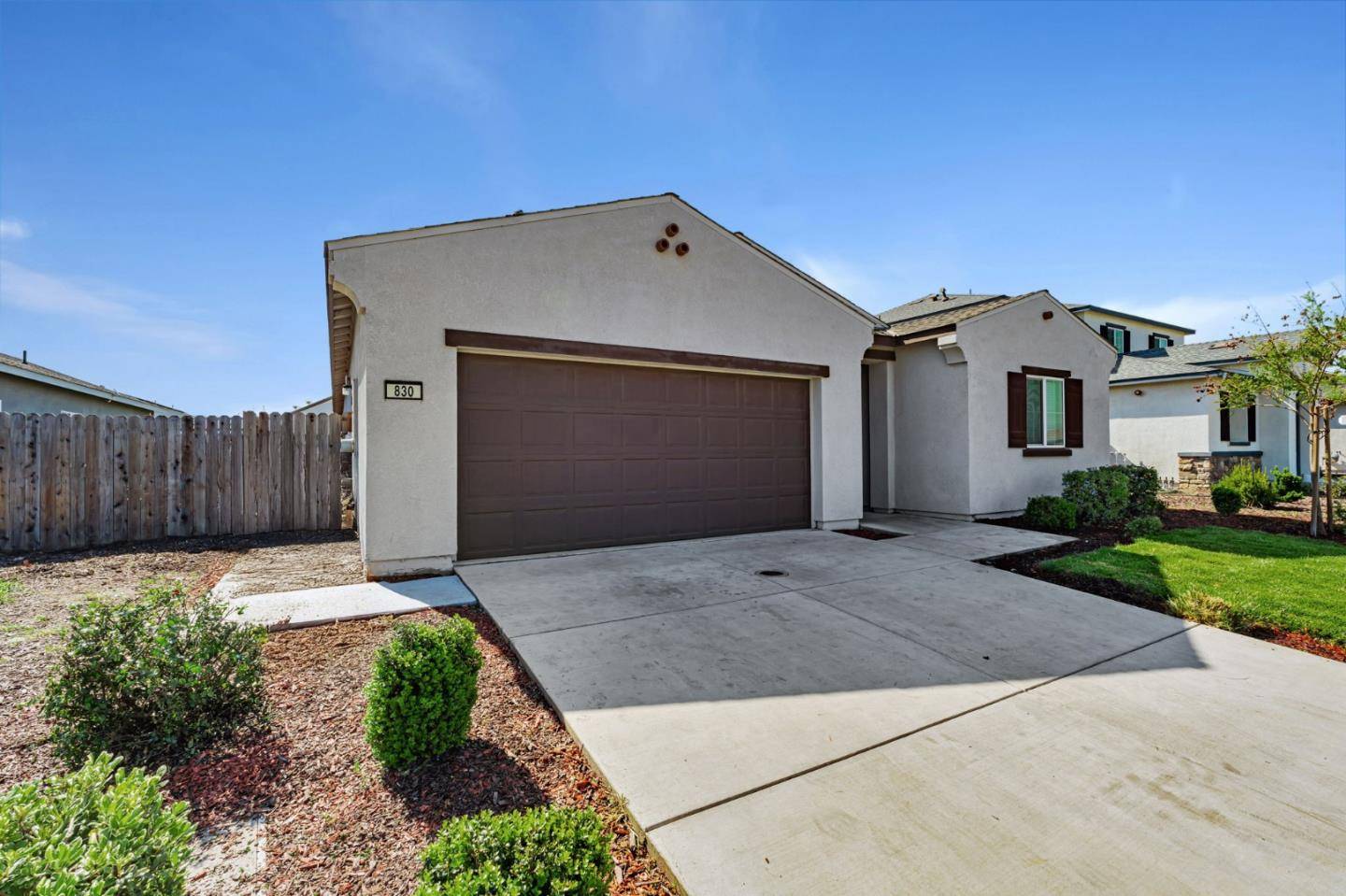 Patterson, CA 95363,830 Holdenhurst LN