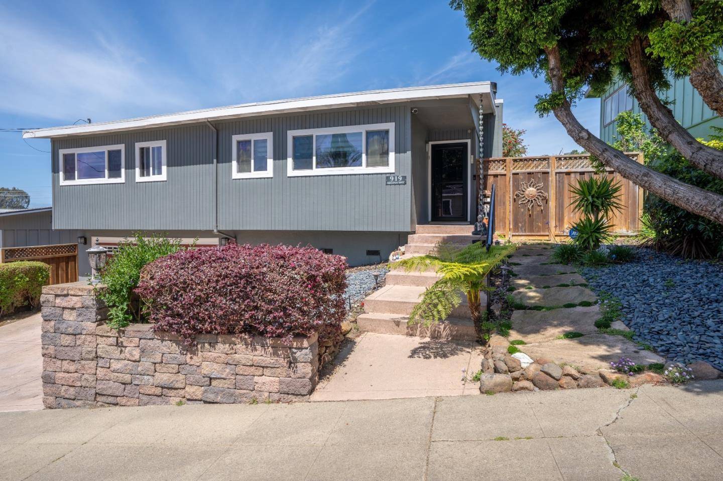 Pacifica, CA 94044,919 Regina WAY