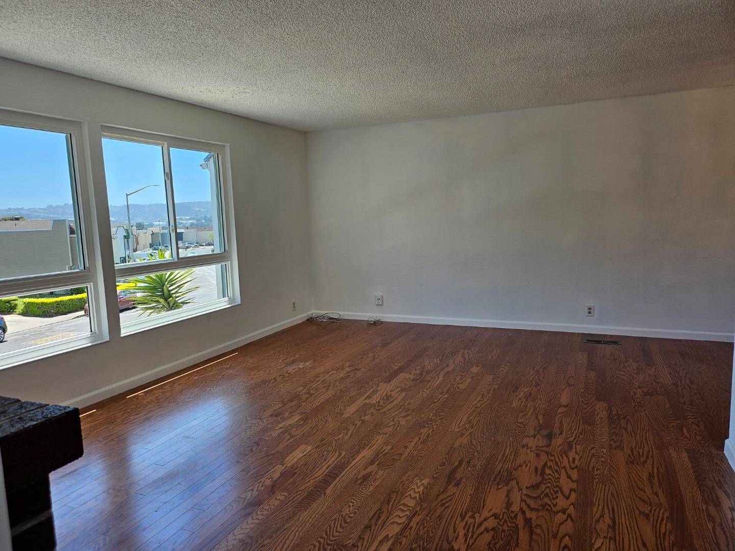 Daly City, CA 94014,705 Price ST