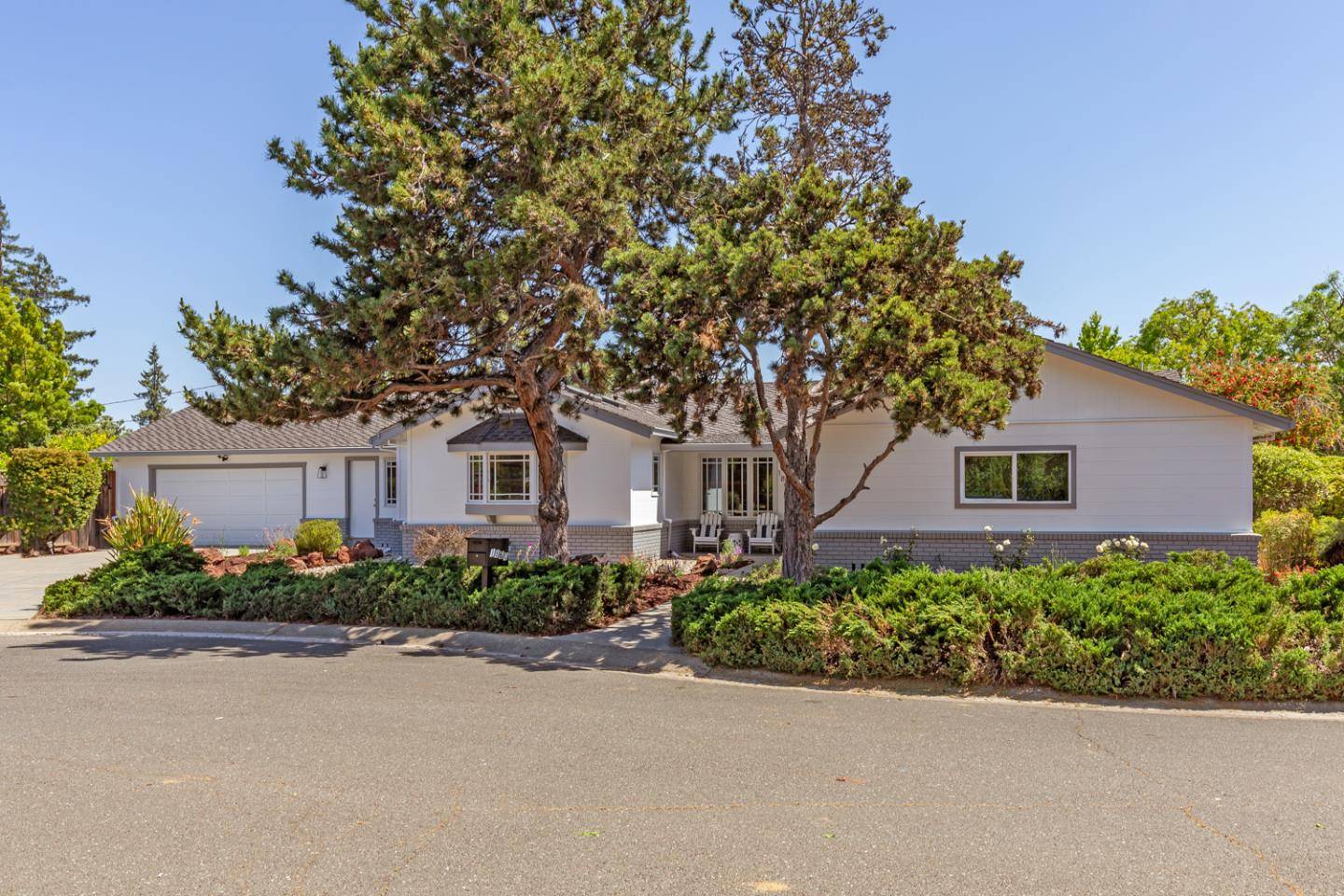 Los Altos, CA 94024,1860 Dalehurst AVE