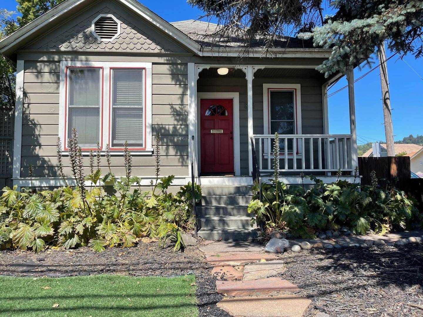 Santa Cruz, CA 95060,815 River ST