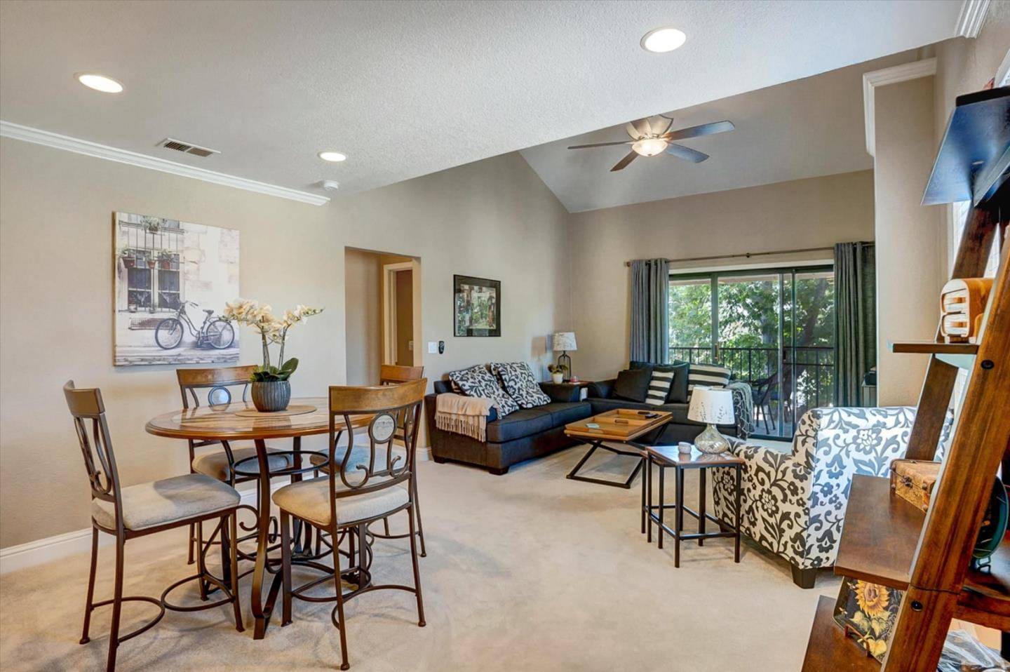 Lodi, CA 95242,2401 Eilers LN 608