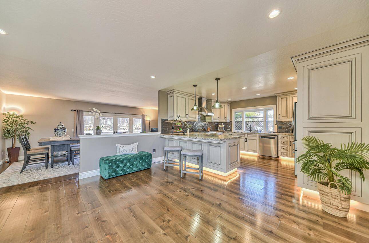 Prunedale, CA 93907,15265 Charter Oak BLVD