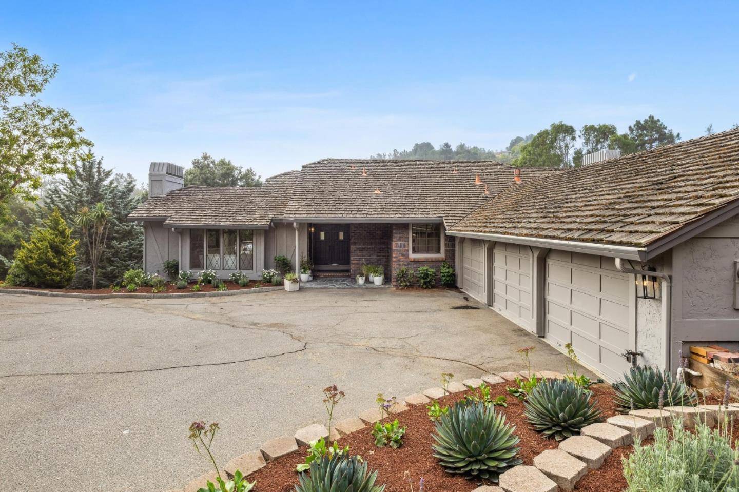 Los Altos Hills, CA 94024,11663 Jessica LN