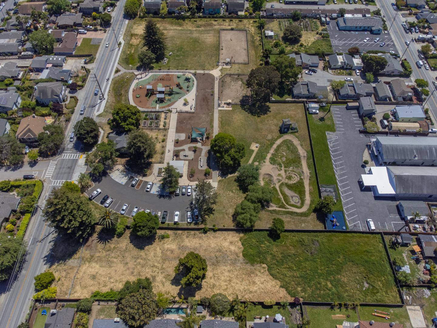 Santa Cruz, CA 95062,2021 Chanticleer AVE