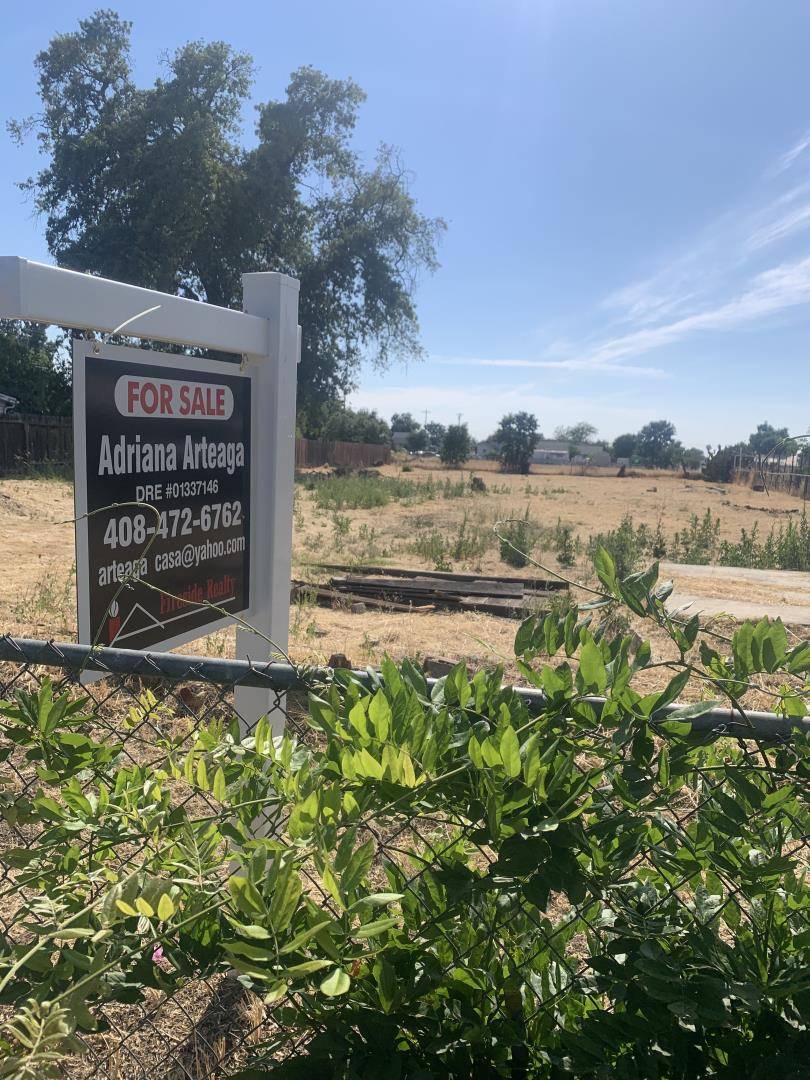 Galt, CA 95632,326 Oak AVE