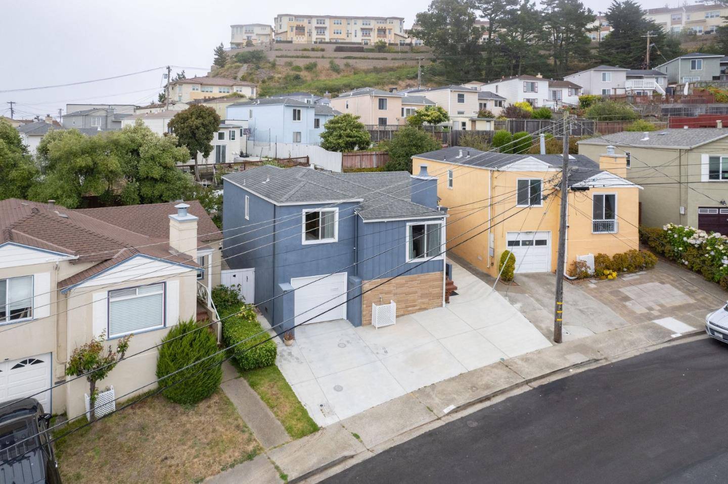 Daly City, CA 94014,21 Muirwood DR