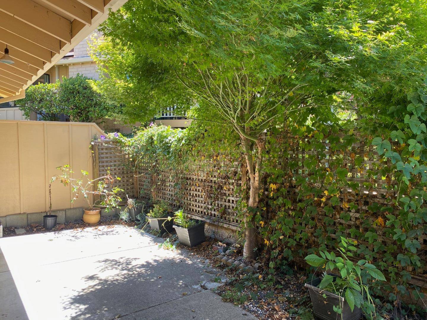 San Carlos, CA 94070,2 Calypso LN