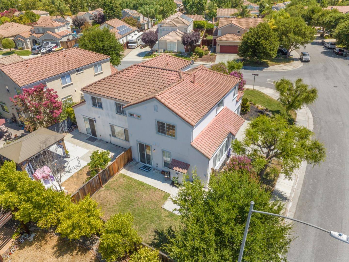 Morgan Hill, CA 95037,985 White Cloud DR