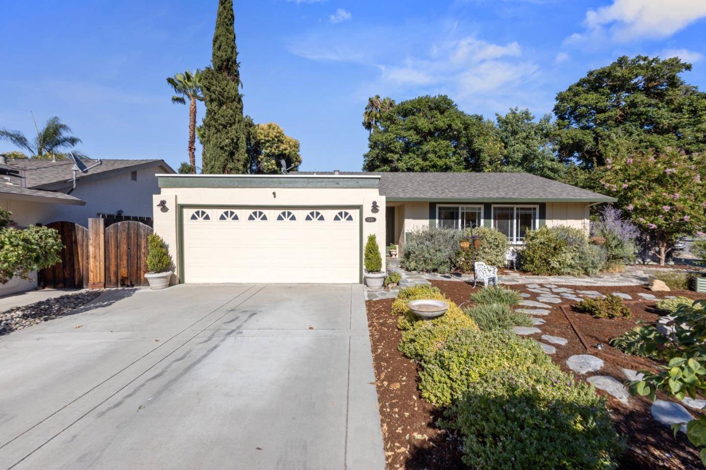 San Jose, CA 95119,6496 Du Sault DR