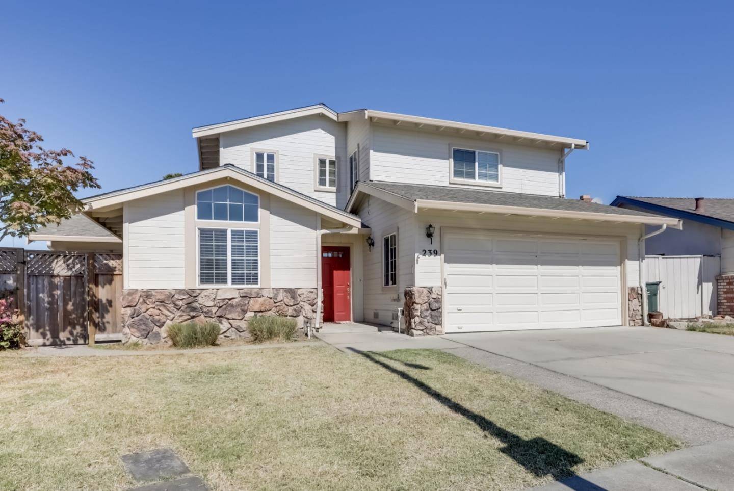 Salinas, CA 93907,239 Massolo CT