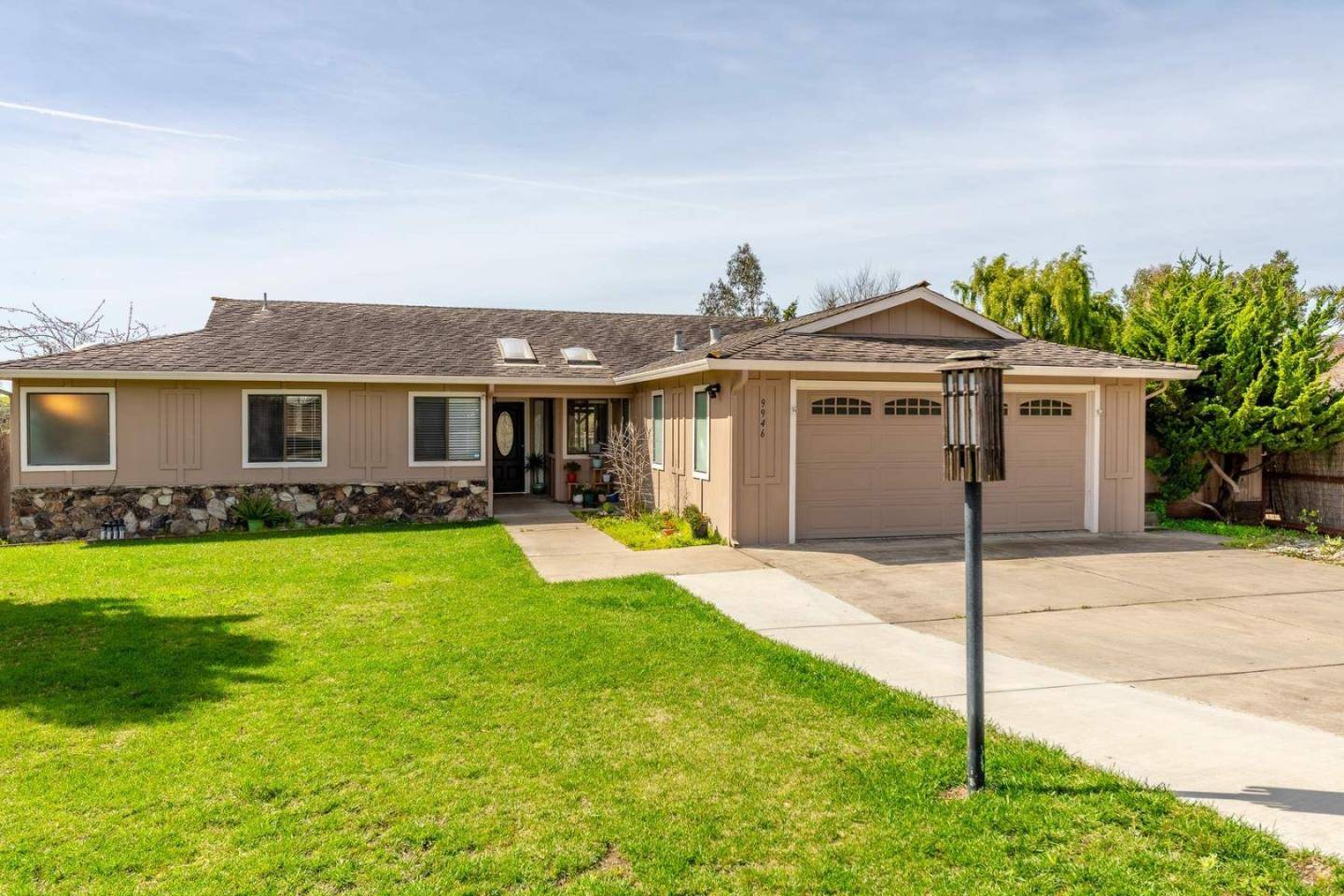 Salinas, CA 93907,9946 Pampas PATH