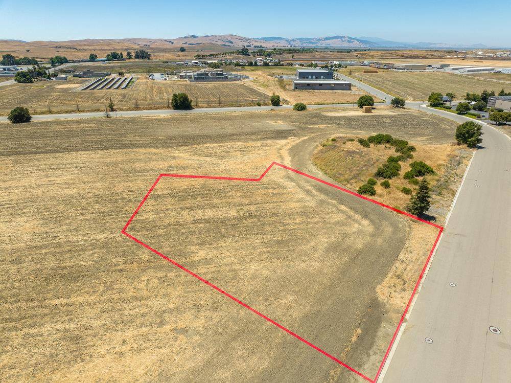 Hollister, CA 95023,1800 Airpark