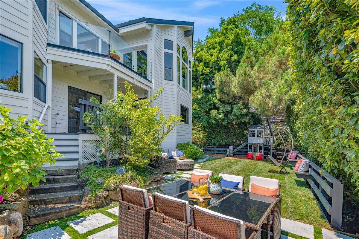 Redwood City, CA 94062,723 Temescal WAY