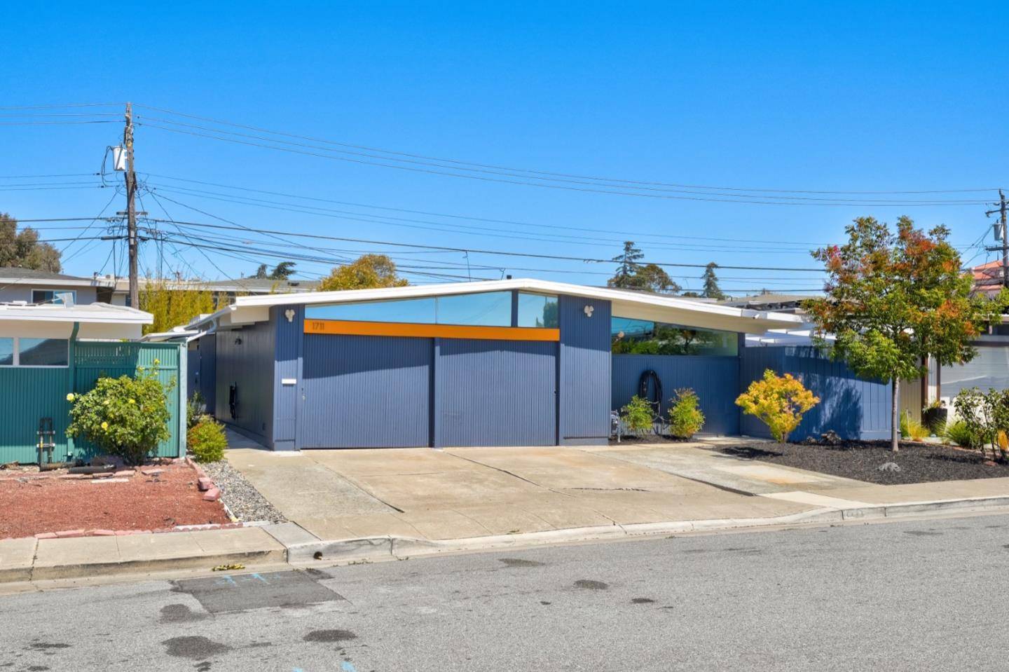 San Mateo, CA 94402,1711 Wolfe DR
