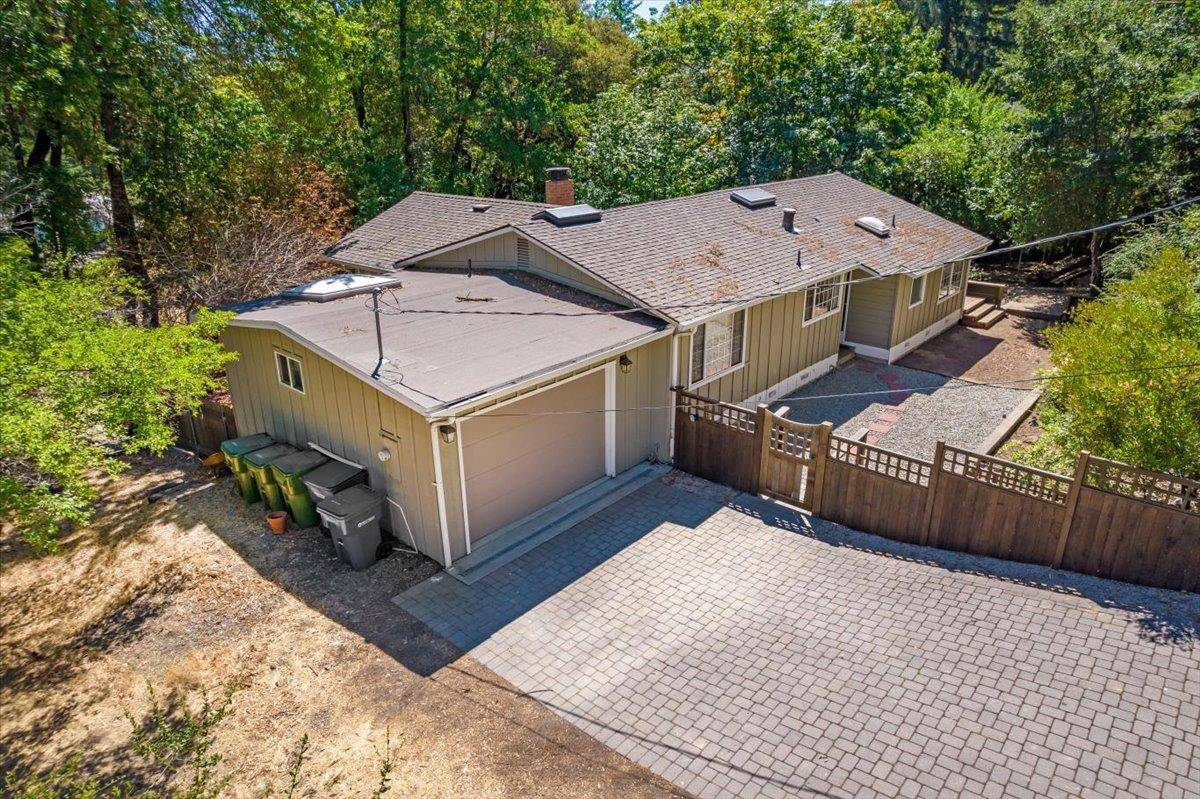 Los Gatos, CA 95033,21685 Woolaroc DR